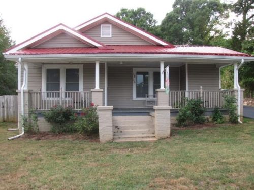 1515 Westover Dr, Danville, VA 24541-5004