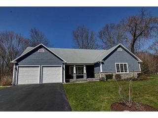 29 Lisa Marie Cir, Warwick, RI 02886-9550