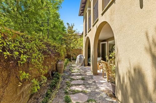 46 Gingerwood, Irvine CA  92603-0114 exterior