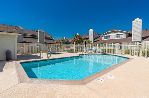 1700 Cerritos Ave, Anaheim CA  92804-6178 exterior