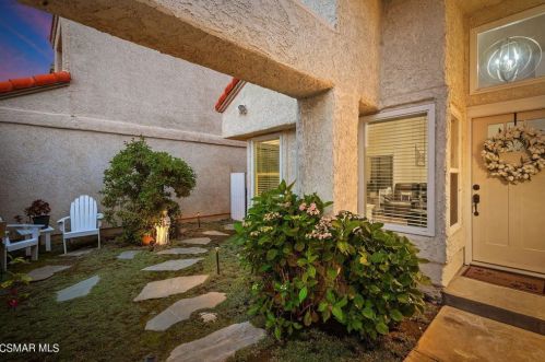 2044 Pullman Ave, Simi Valley, CA 93063-5012