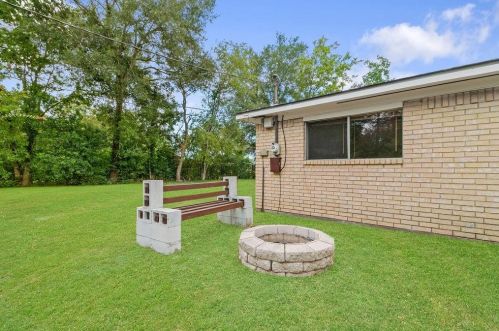 521 Gardenia St, Angleton TX 77515-4865 exterior