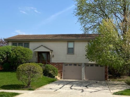 160 Greenway Dr, Hanover Park, IL 60108-2060