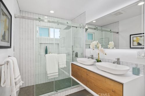15374 Midcrest Dr, Whittier CA  90604-2336 exterior