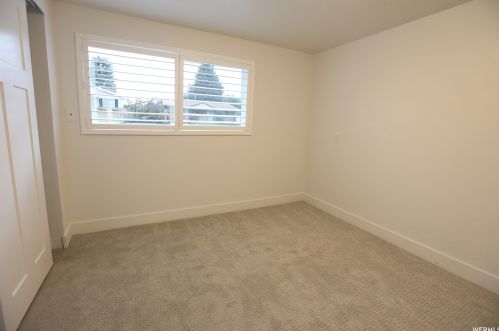 621 Hilo St, Sandy UT 84070-0904 exterior