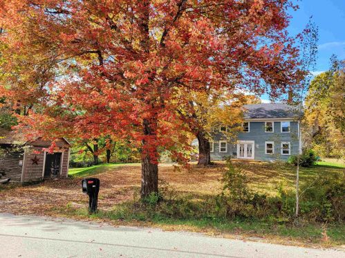 465 Lower Ridge Rd, Concord, NH 03307-1511