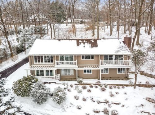 1448 Forest Ct, Mountainside, NJ 07092-1327