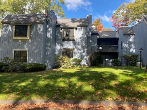 29 Coach Dr, Southington, CT 06489-3441