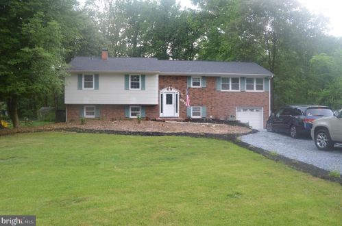 8320 Dock Rd, Riviera Beach, MD 21122-5833