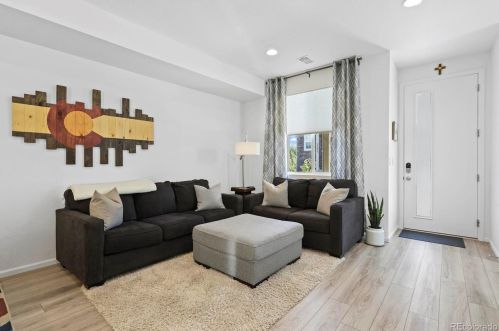 23611 5th Dr, Aurora CO  80018 exterior