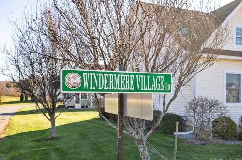 26 Windermere Village Rd, Ellington CT  06029-3931 exterior