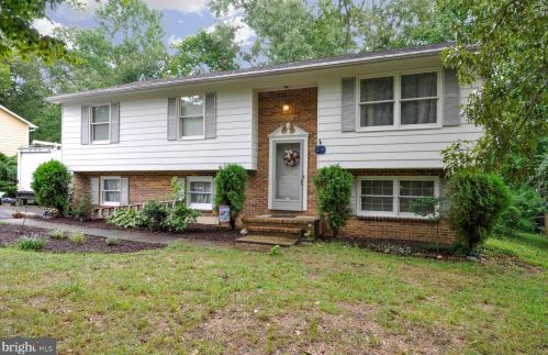 204 Windswept Dr, Fredericksburg, VA 22407-1359