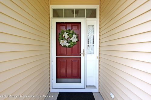 50 Chesapeake Dr, Holmdel Village, NJ 07733-3112