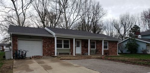 986 Buhrman St, Nashville, IL 62263-2019
