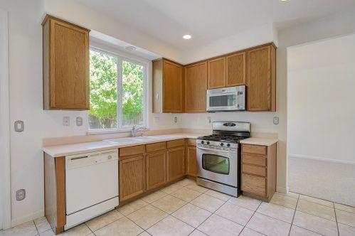 10126 Clairina Way, Elk Grove, CA 95757-5997