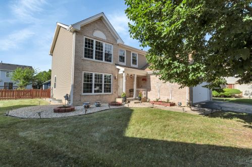 1104 Mallory Ct, Naperville, IL 60540-1908