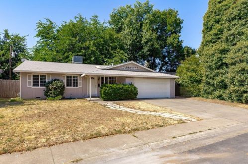 2573 La Cumbra Cir, Rancho Cordova, CA 95670-3455