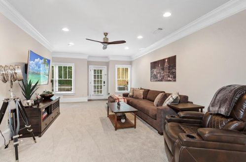 284 Hedden Rd, Atlanta GA  30342-2768 exterior