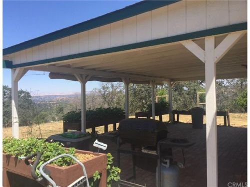 33675 Blueberry Hill Dr, Raymond, CA 93653-9527