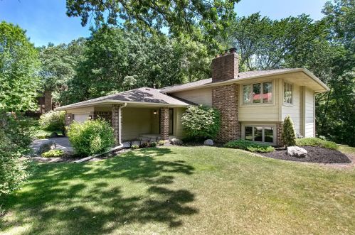 8731 Highwood Way, Saint Paul, MN 55124-9455