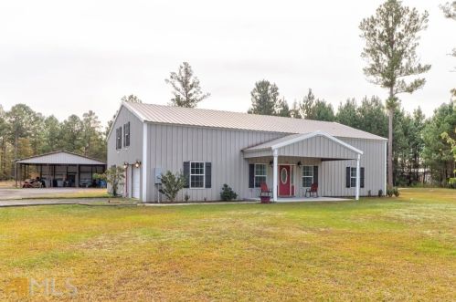 114 Runs Crossing Dr, Stillwell, GA 31329-4344