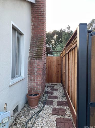1332 Elm St, San Carlos, CA 94070-4920