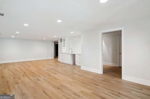 2731 Arden Rd, Atlanta GA  30305-1913 exterior