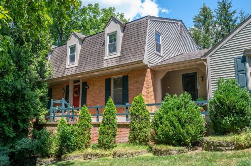 8030 Elbrecht Dr, Cincinnati, OH 45242-5109