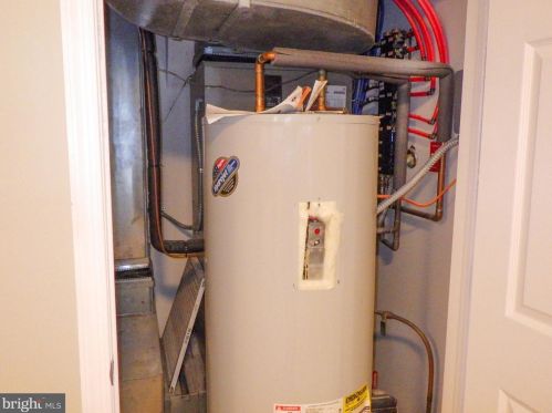 725 44 St, Philadelphia PA 19104-2910 exterior