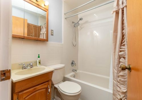 8974 Daly Rd, Cincinnati OH 45231-4637 exterior