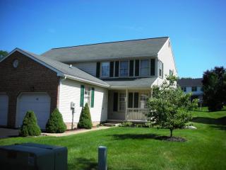 13 Greythorne Rd, Lancaster, PA 17603-7408
