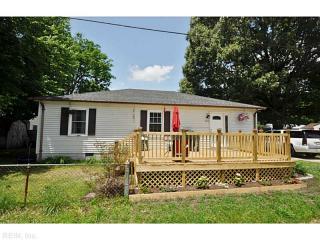 1216 Philadelphia St, Chesapeake, VA 23320-2357