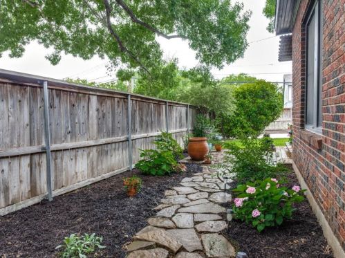 3701 Crestline Rd, Fort Worth TX  76107-3333 exterior