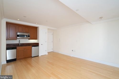 1701 Locust St, Philadelphia, PA 19103-6120