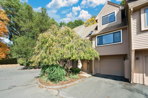242 Talcottville Rd, Vernon CT  06066-4633 exterior