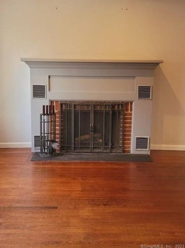 2101 Plank Rd, Cheshire CT  06410-1305 exterior