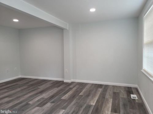 6220 Hillside Rd, Springfield VA  22152-2208 exterior