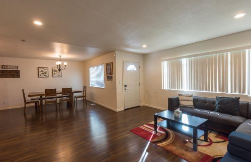326 21st St, San Jose, CA 95116-2721