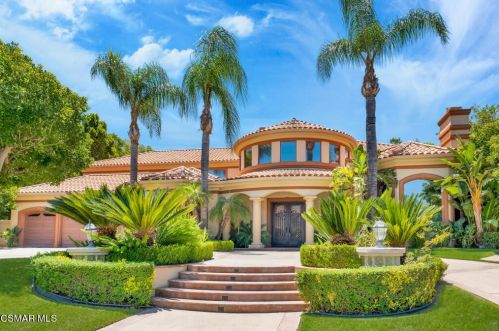 5513 Amber Cir, Calabasas, CA 91302-3146