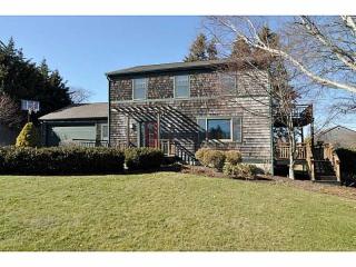 90 Robin Rd, Portsmouth, RI 02871-3711