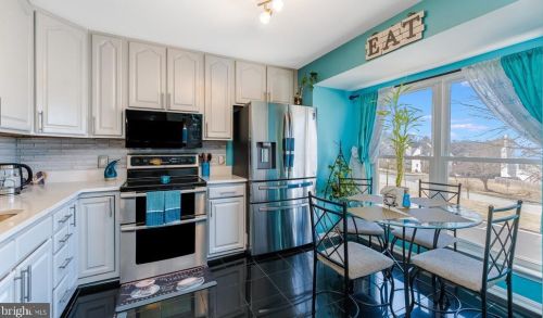 602 Ben Neuis Pl, Fredericksburg, VA 22405-2077
