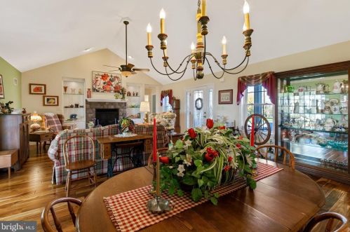 2360 Vw Dr, Lancaster PA  17602-1016 exterior