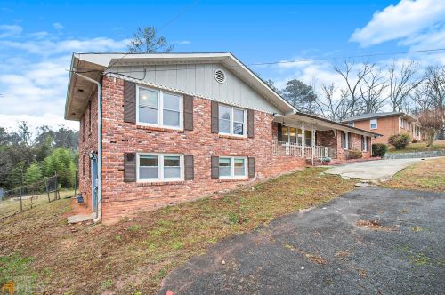 1136 Wilburn Dr, Marietta, GA 30064-3944