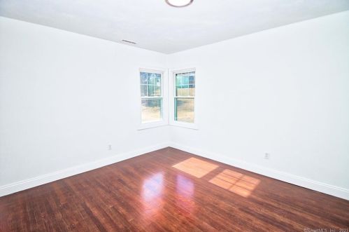 5 Walnut Ave, Huntington CT  06484-2913 exterior