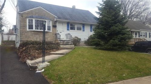 173 Worth St, Iselin, NJ 08830-2462