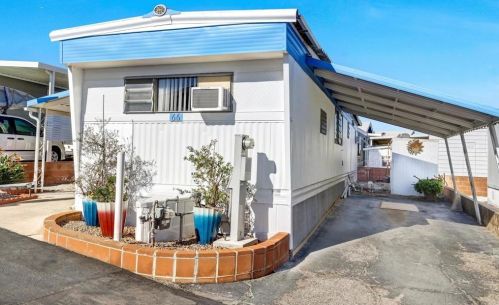 66 Hummingbird Ln, Oceanside, CA 92057-6450