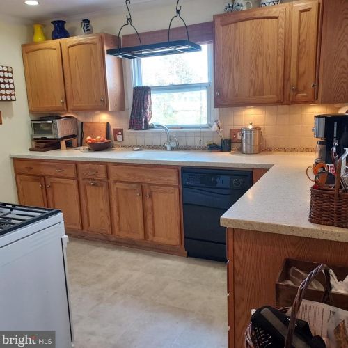 177 Upper Fry Rd, Trenton NJ 08628-2734 exterior