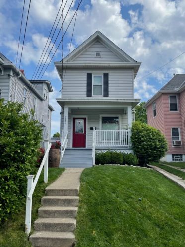 3226 Bach Ave, Cincinnati, OH 45209-1712