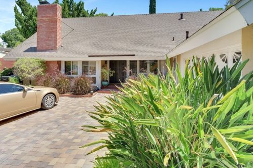4220 Towhee Dr, Calabasas, CA 91302-1825