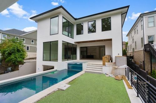 2931 Lookout Pl, Atlanta GA  30305-3217 exterior